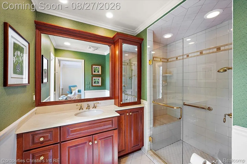 37 Cranford Lane Grosse Pointe City, MI 48230