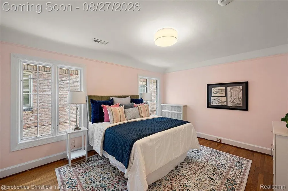 37 Cranford Lane Grosse Pointe City, MI 48230