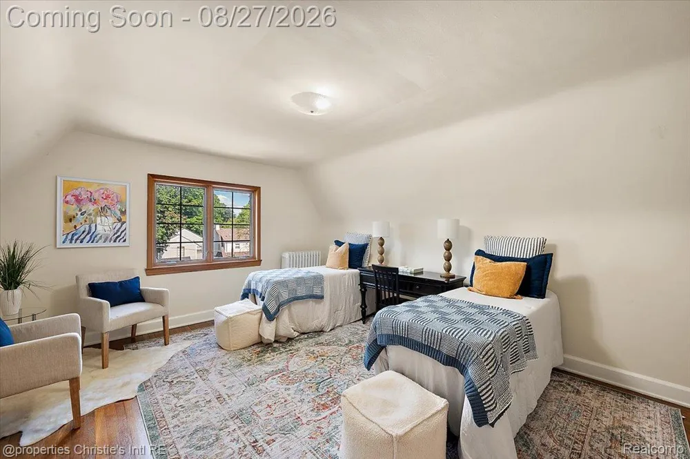 37 Cranford Lane Grosse Pointe City, MI 48230