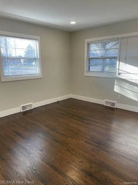 1823 BRADFORD ROAD Birmingham City, MI 48009