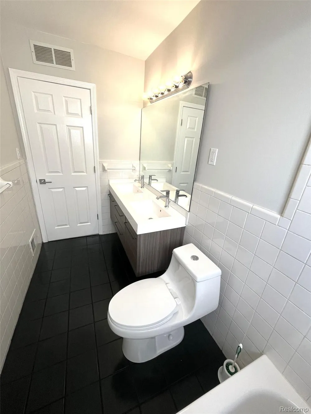 936 E Annabelle Avenue Hazel Park City, MI 48030
