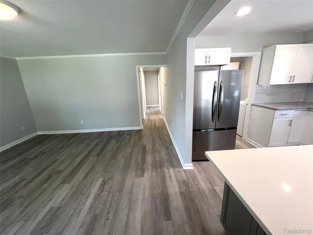 936 E Annabelle Avenue Hazel Park City, MI 48030