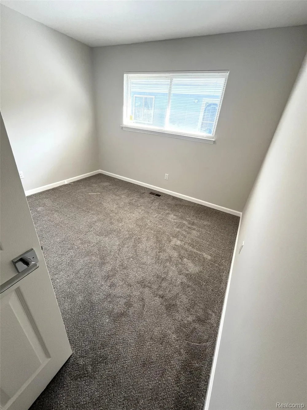 936 E Annabelle Avenue Hazel Park City, MI 48030