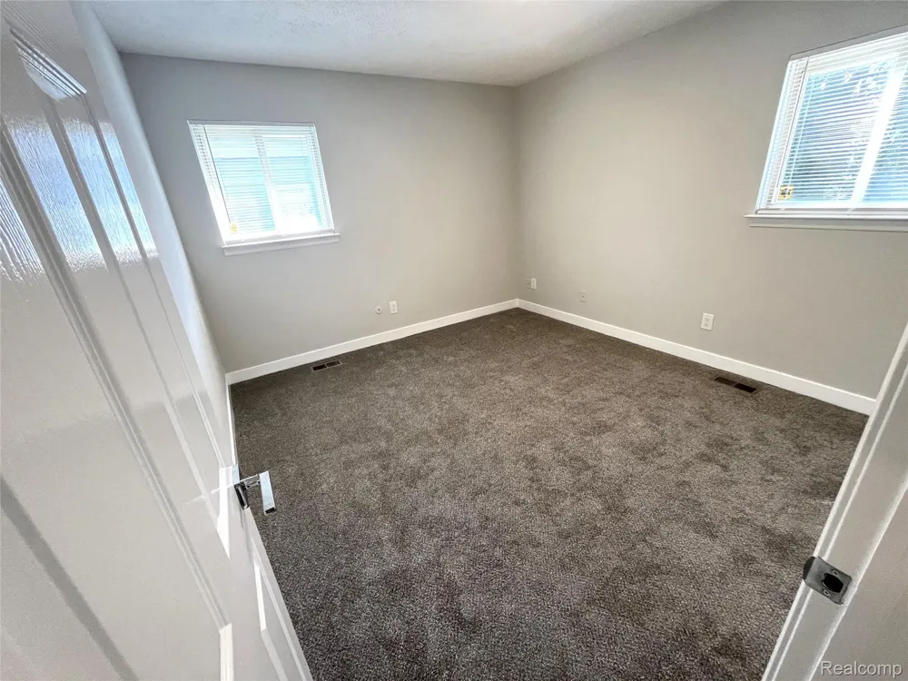 936 E Annabelle Avenue Hazel Park City, MI 48030