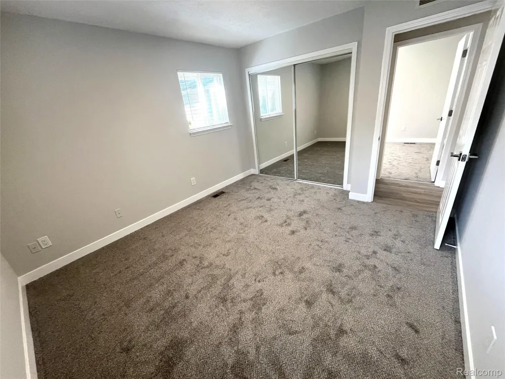 936 E Annabelle Avenue Hazel Park City, MI 48030