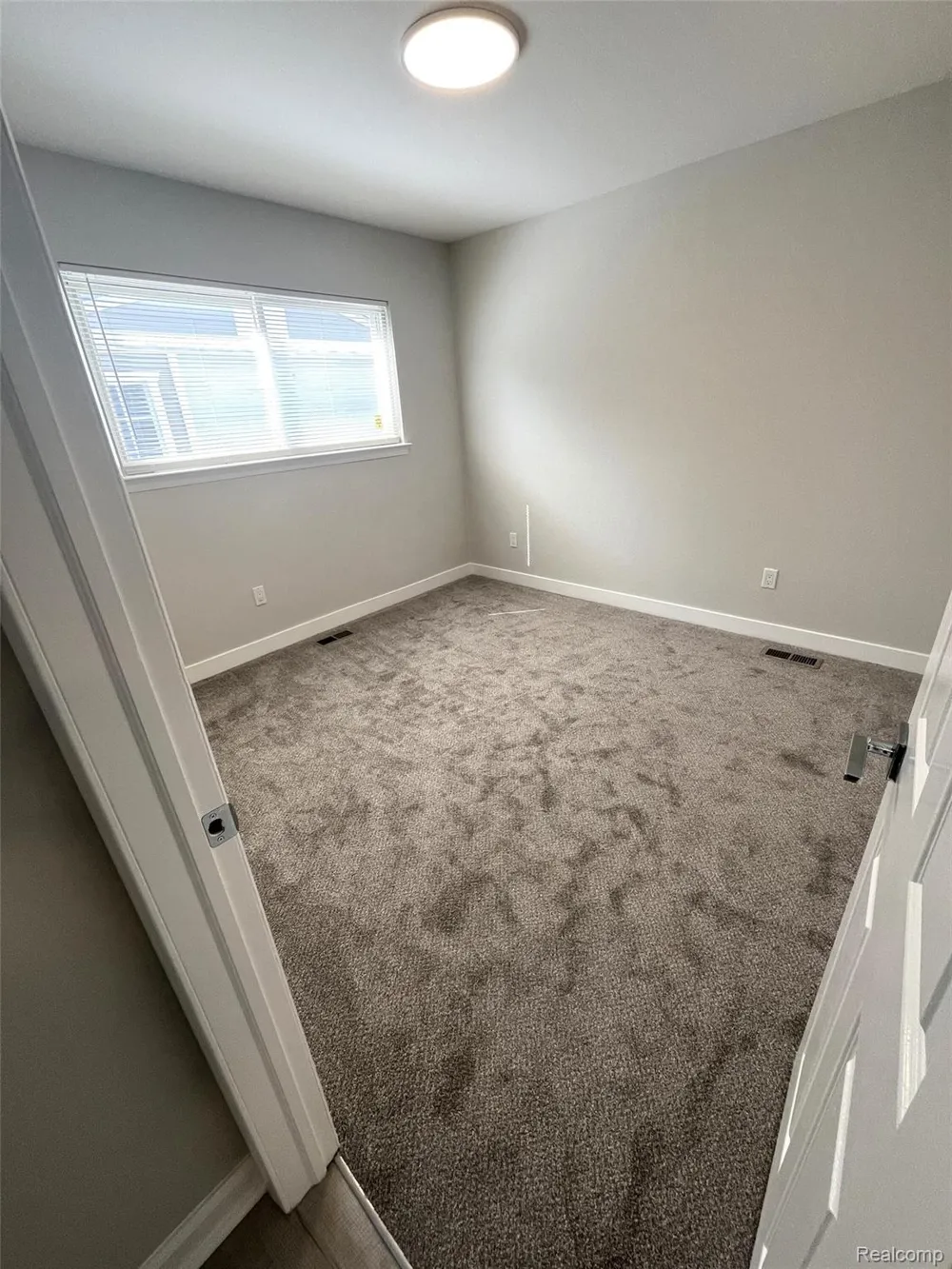 936 E Annabelle Avenue Hazel Park City, MI 48030