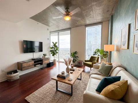 360 Nueces Street #4008