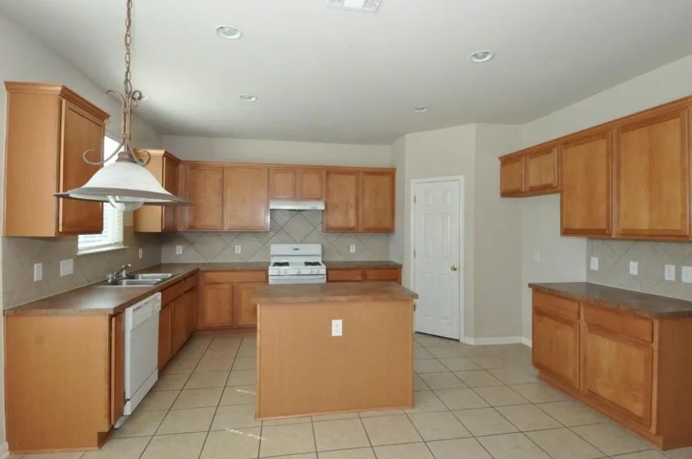 2708 Katie Cove Leander, TX 78641