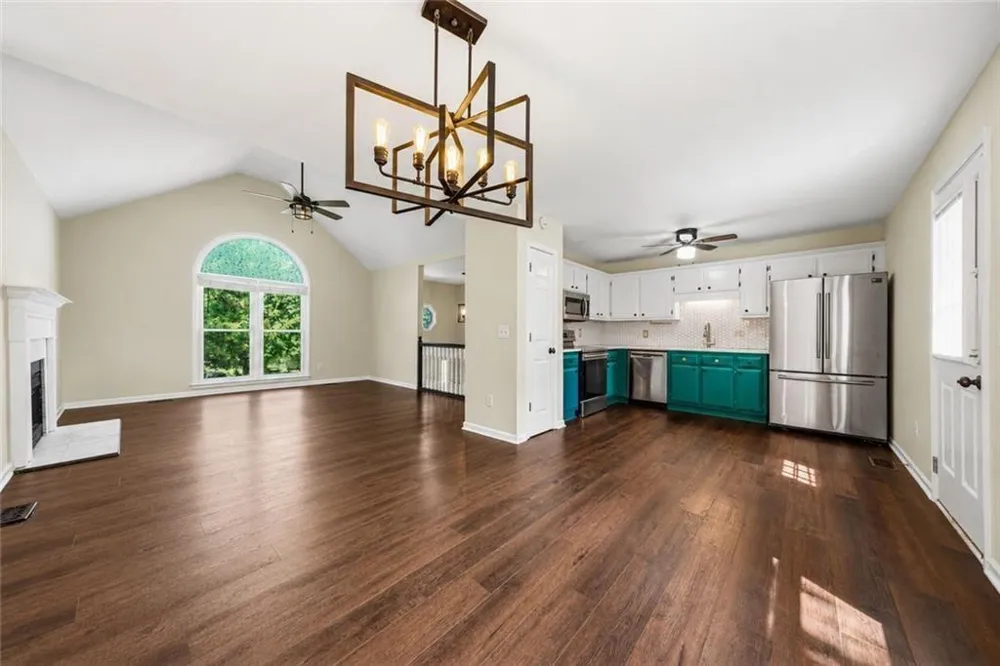 13 Stonecreek Drive SW Cartersville, GA 30120