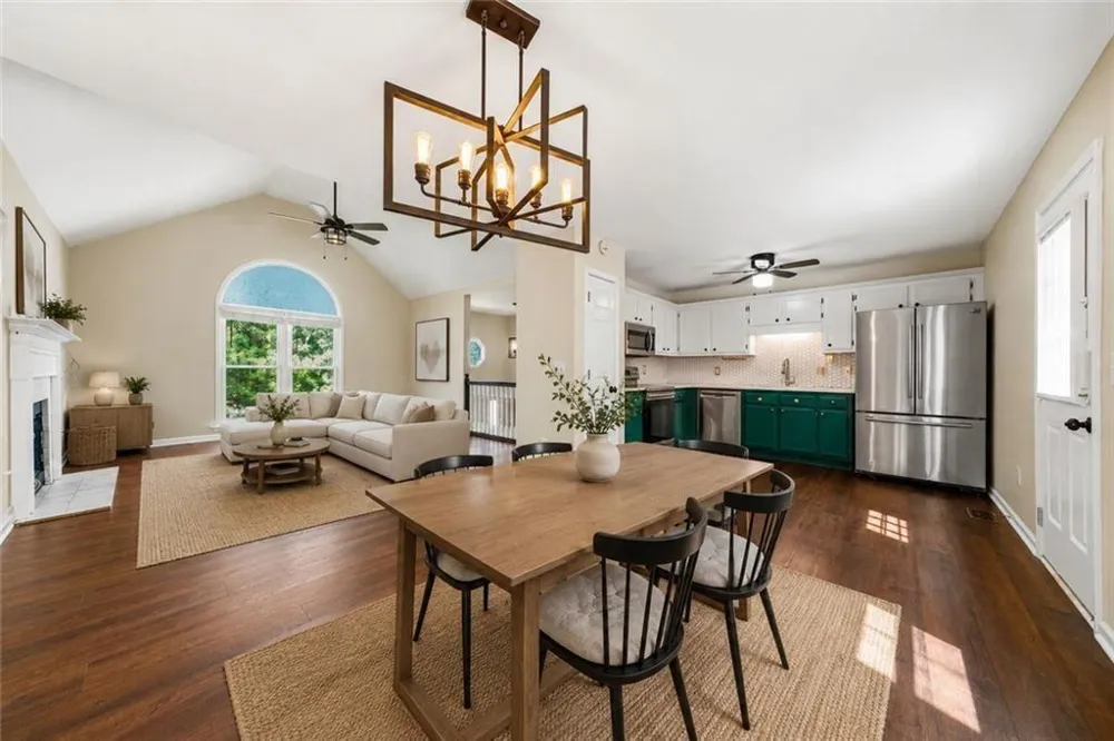 13 Stonecreek Drive SW Cartersville, GA 30120
