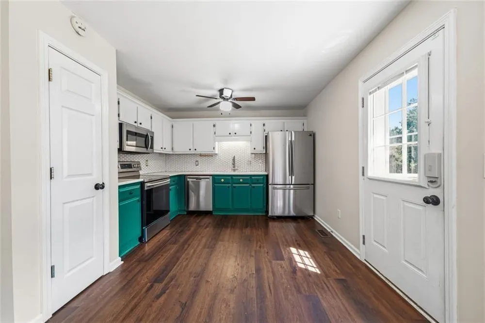 13 Stonecreek Drive SW Cartersville, GA 30120