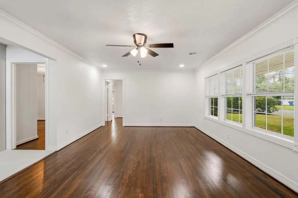 106 S Pin Oak Drive Texas City, TX 77591