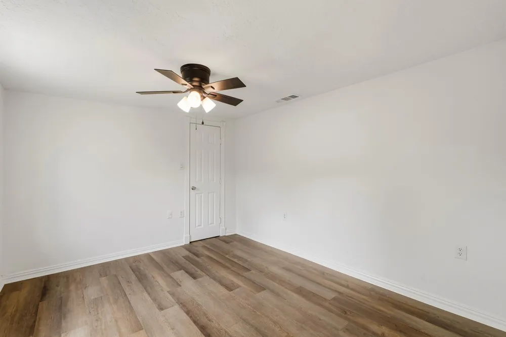 106 S Pin Oak Drive Texas City, TX 77591