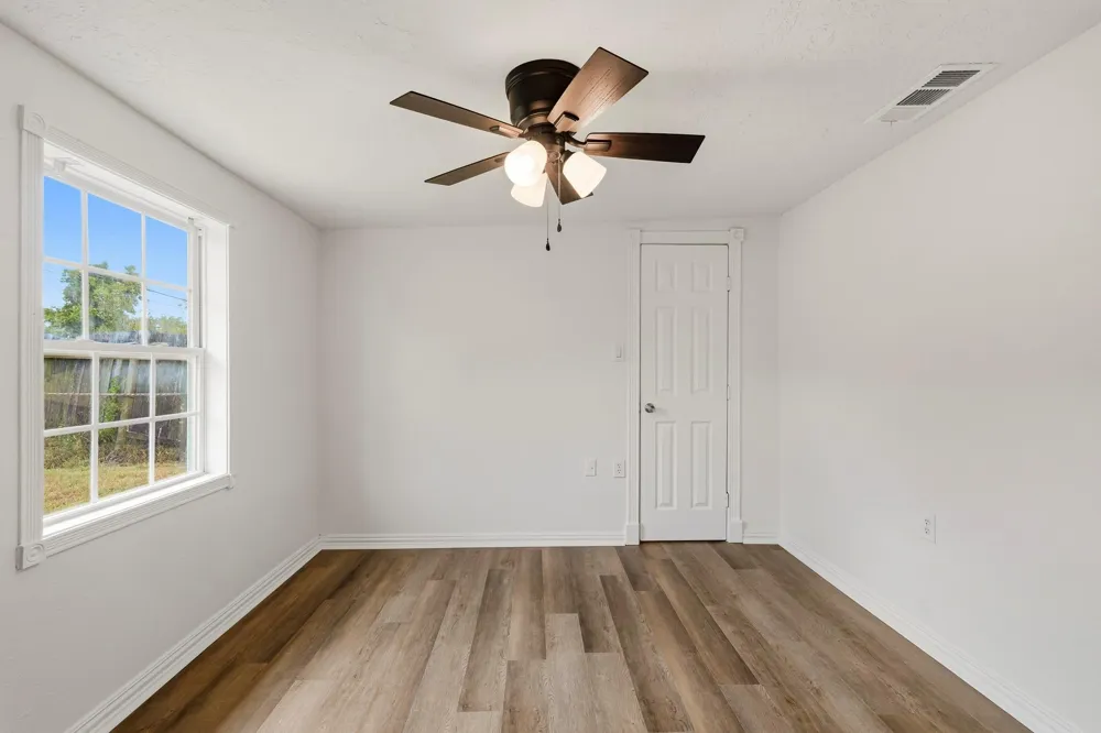 106 S Pin Oak Drive Texas City, TX 77591