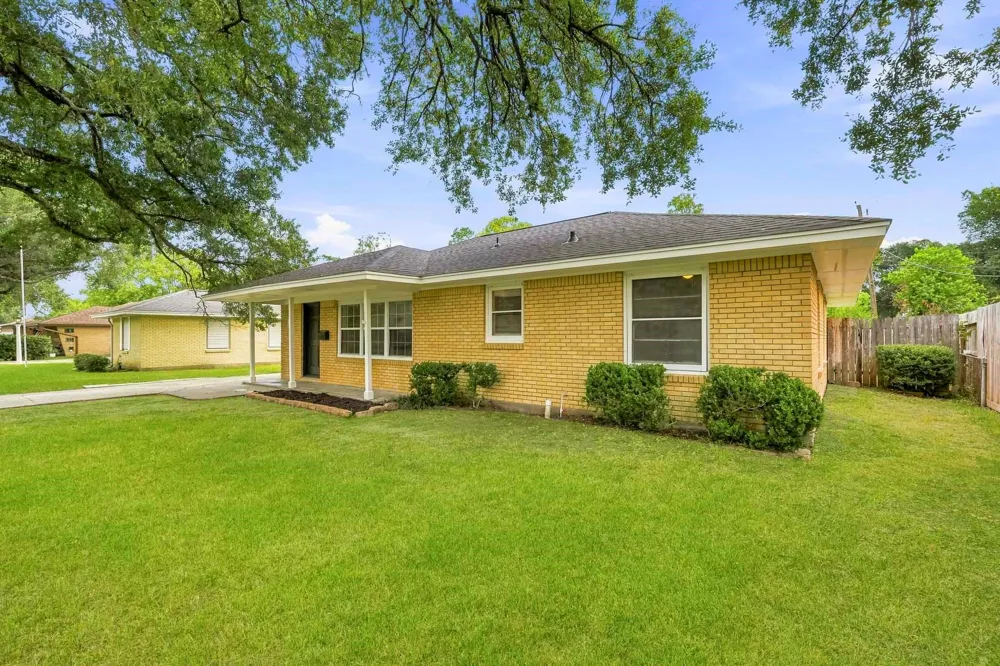 106 S Pin Oak Drive Texas City, TX 77591