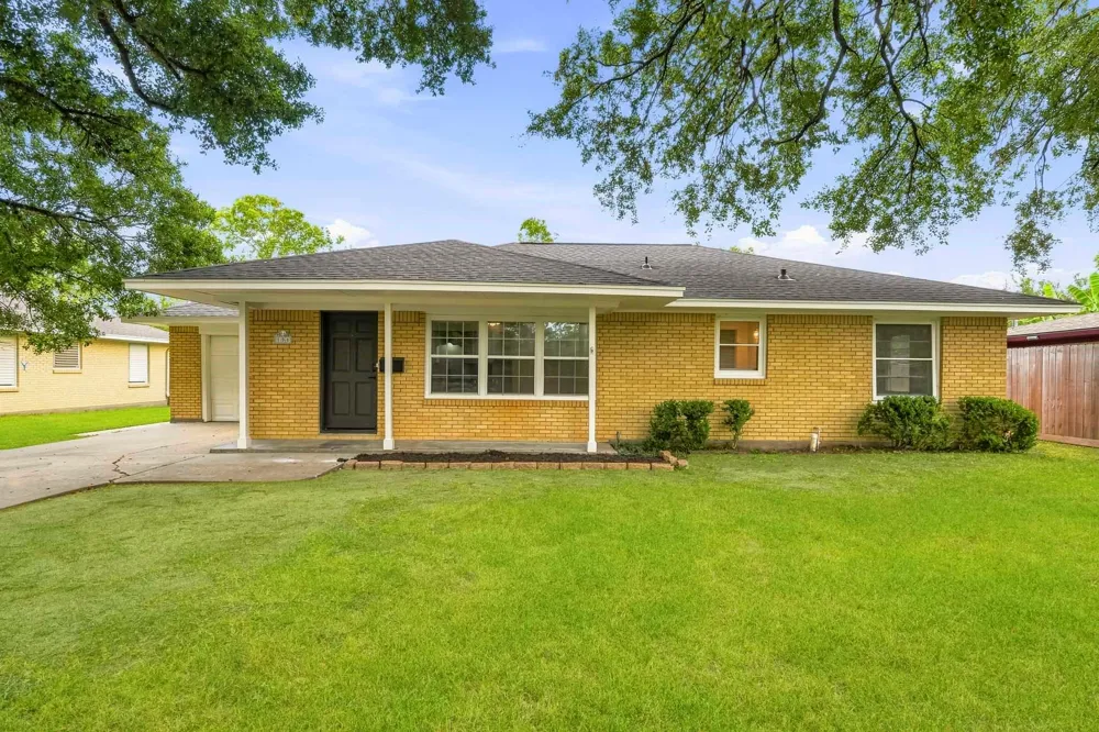 106 S Pin Oak Drive Texas City, TX 77591