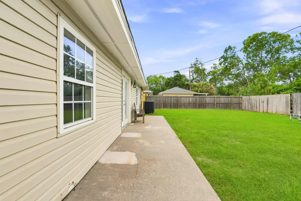 106 S Pin Oak Drive Texas City, TX 77591