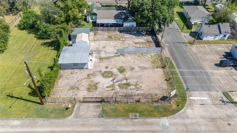 700 Park Street Baytown, TX 77520