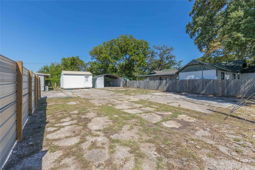700 Park Street Baytown, TX 77520
