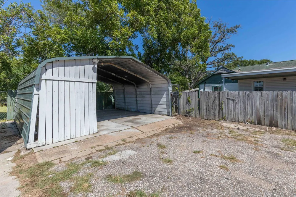 700 Park Street Baytown, TX 77520