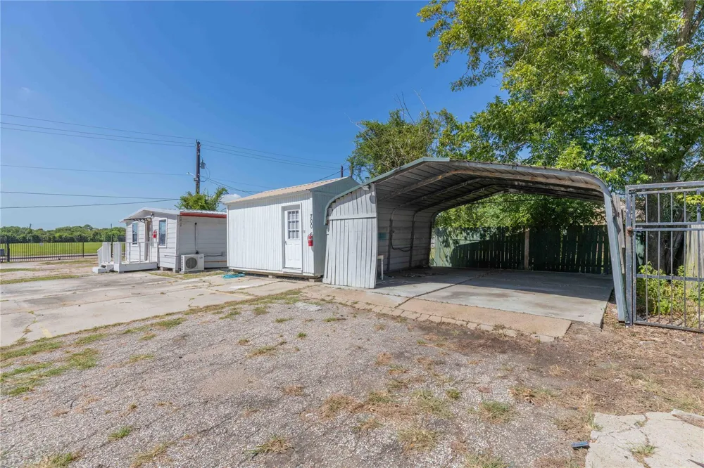 700 Park Street Baytown, TX 77520