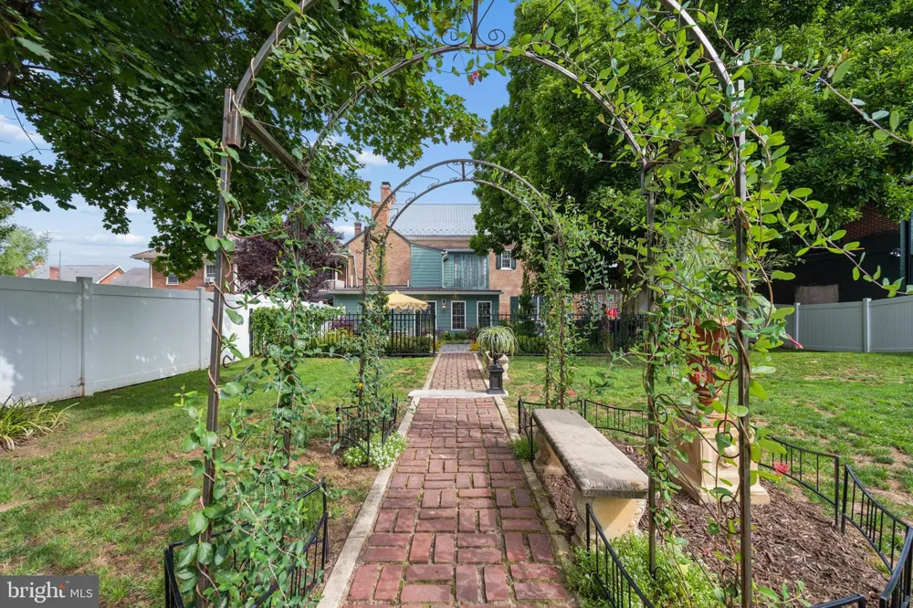 26 E SALISBURY STREET Williamsport, MD 21795