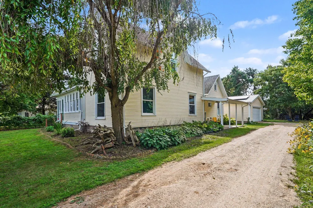 4394 S Lake Road Greenville, MI 48838