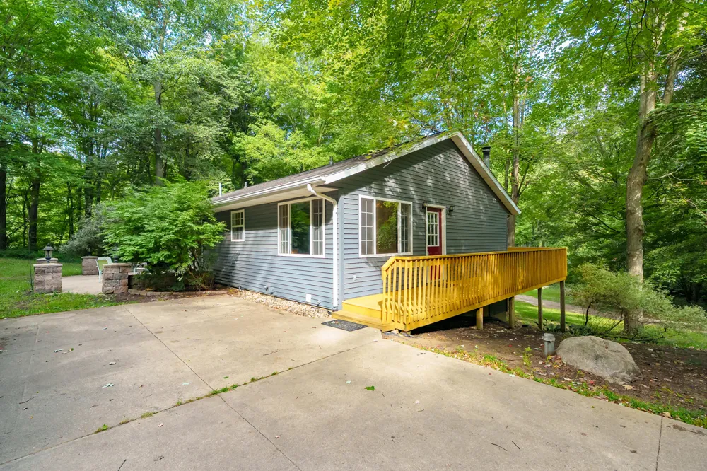 11175 S Enzian Road Plainwell, MI 49080