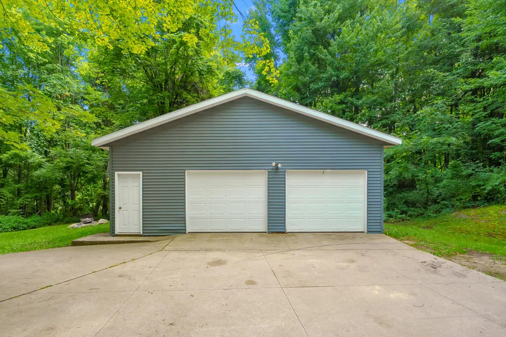 11175 S Enzian Road Plainwell, MI 49080