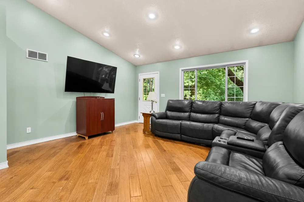11175 S Enzian Road Plainwell, MI 49080