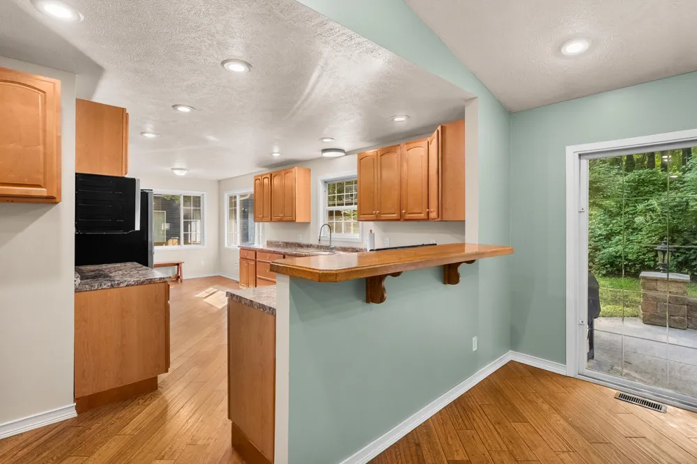 11175 S Enzian Road Plainwell, MI 49080