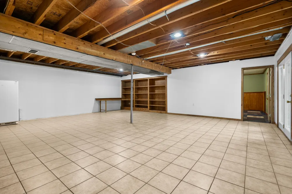 11175 S Enzian Road Plainwell, MI 49080