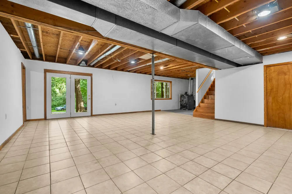 11175 S Enzian Road Plainwell, MI 49080