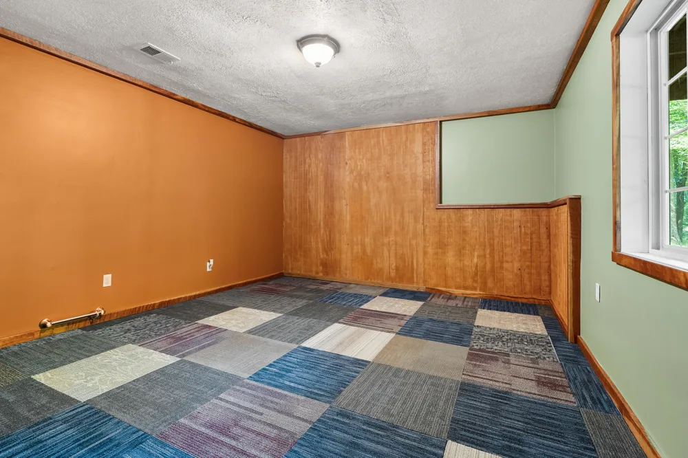11175 S Enzian Road Plainwell, MI 49080