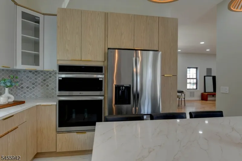 49 Longview Ave Parsippany-Troy Hills, NJ 07034