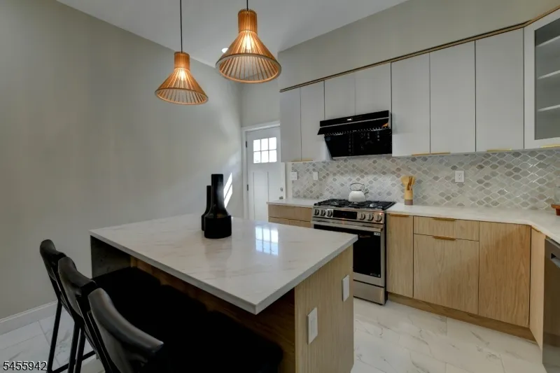 49 Longview Ave Parsippany-Troy Hills, NJ 07034