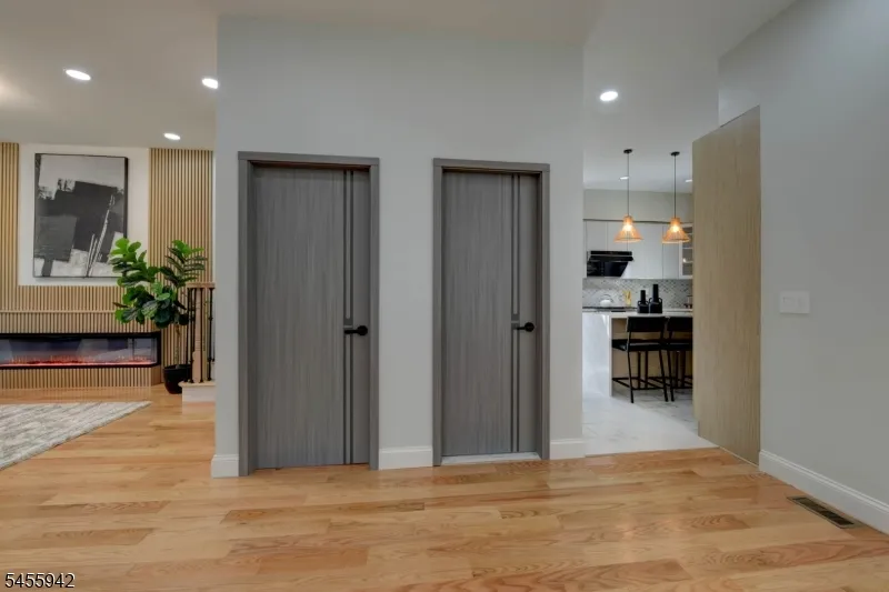 49 Longview Ave Parsippany-Troy Hills, NJ 07034