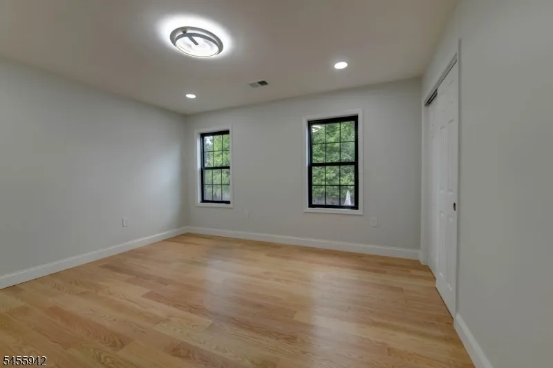 49 Longview Ave Parsippany-Troy Hills, NJ 07034