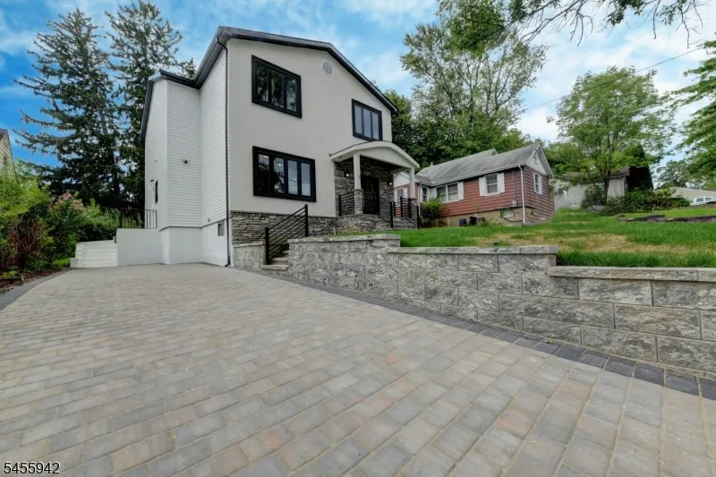 49 Longview Ave Parsippany-Troy Hills, NJ 07034