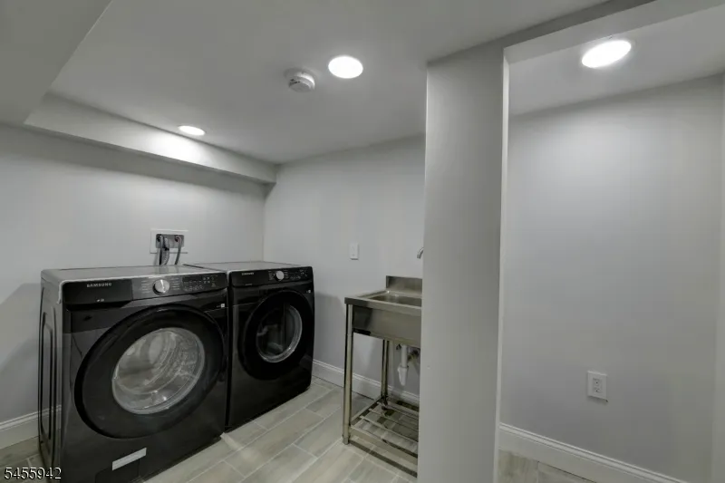 49 Longview Ave Parsippany-Troy Hills, NJ 07034