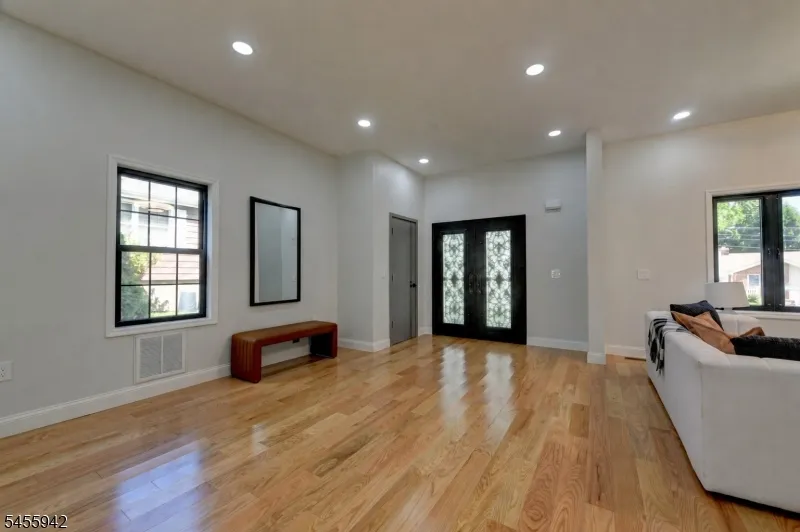 49 Longview Ave Parsippany-Troy Hills, NJ 07034