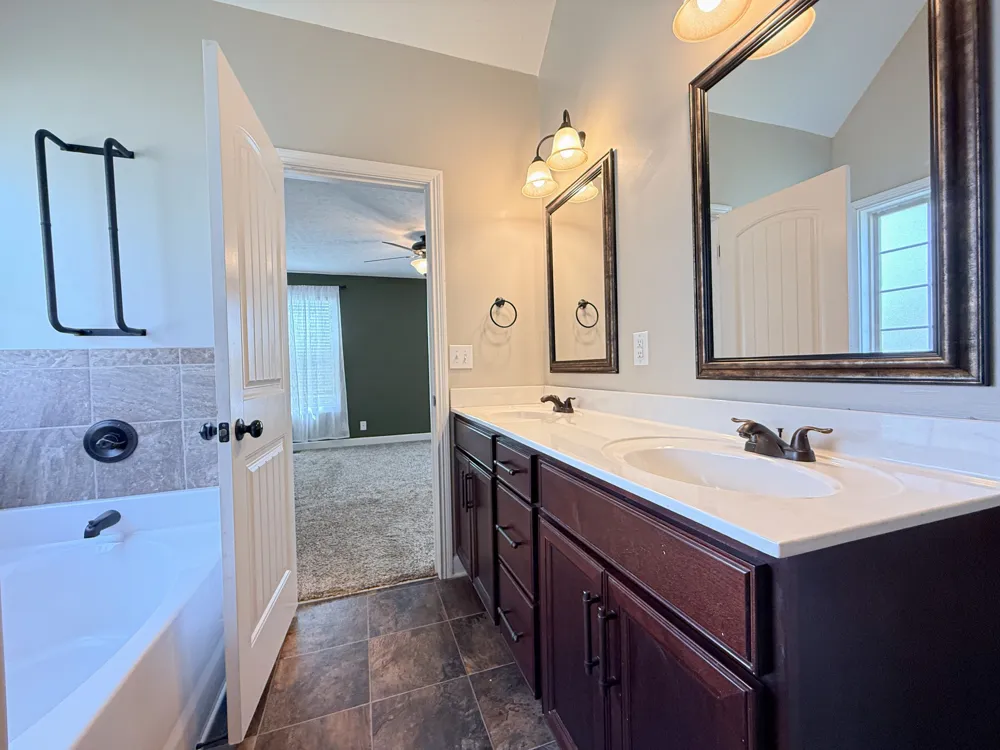 3779 Tradewinds Ter Clarksville, TN 37040