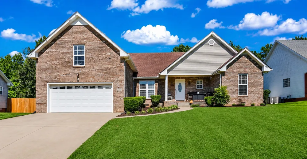 1371 Mountain Way Clarksville, TN 37043
