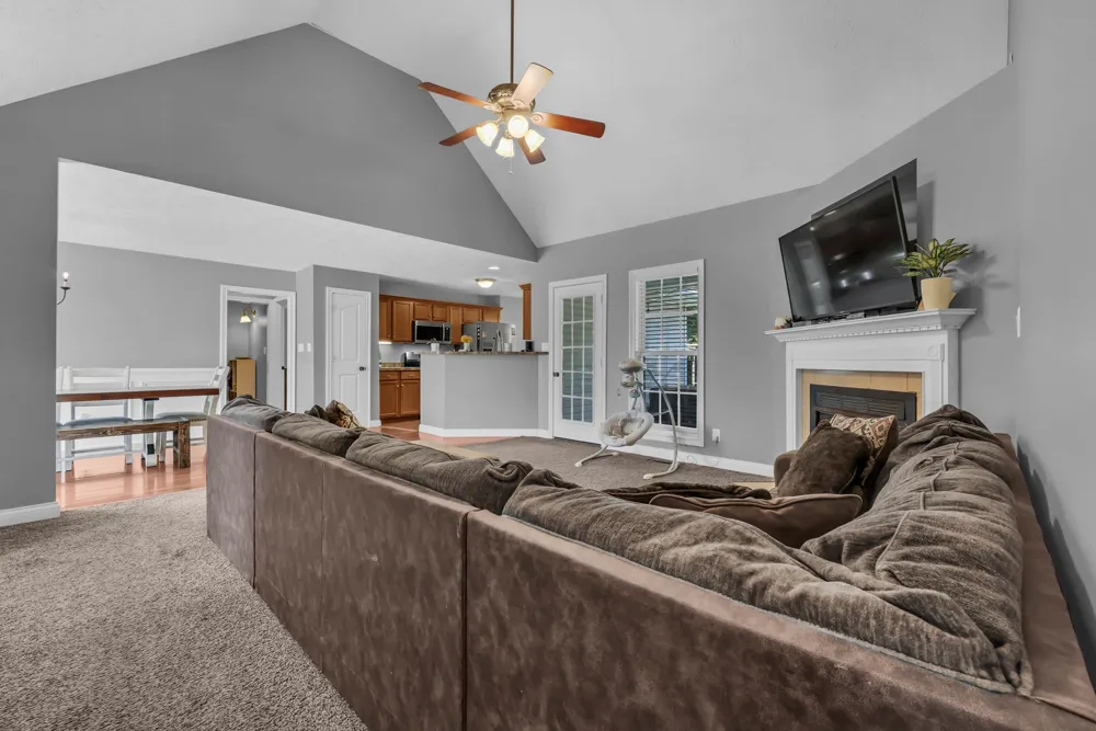 1371 Mountain Way Clarksville, TN 37043