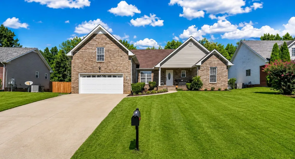 1371 Mountain Way Clarksville, TN 37043