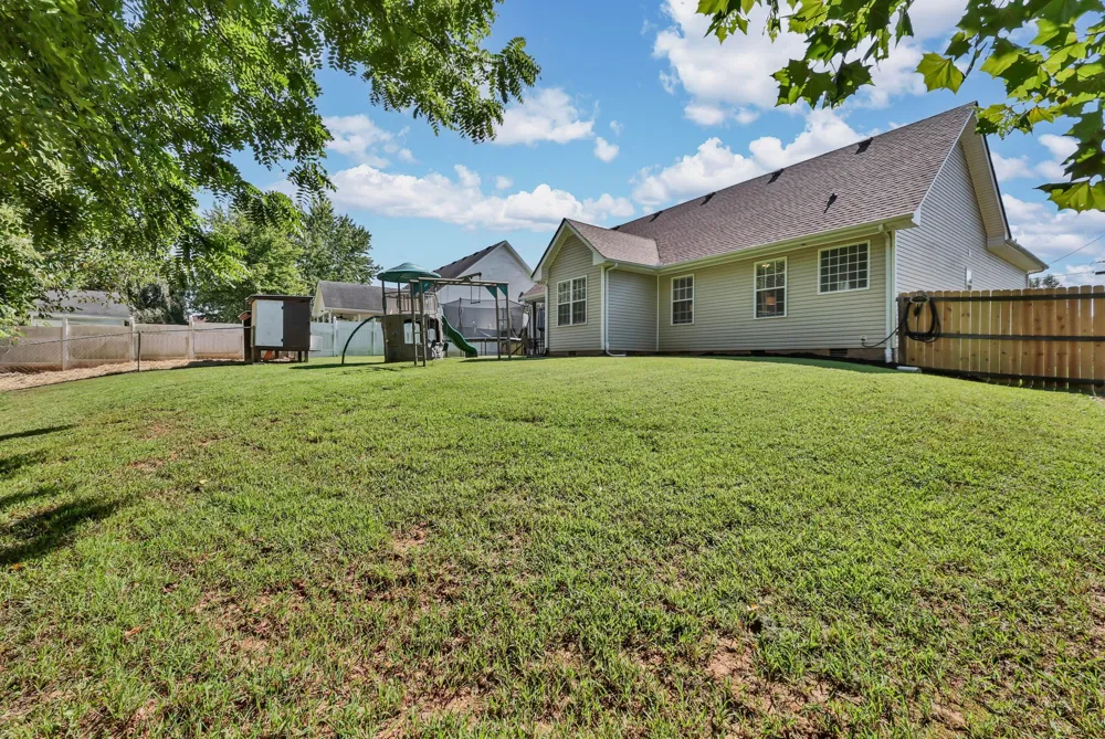 1371 Mountain Way Clarksville, TN 37043