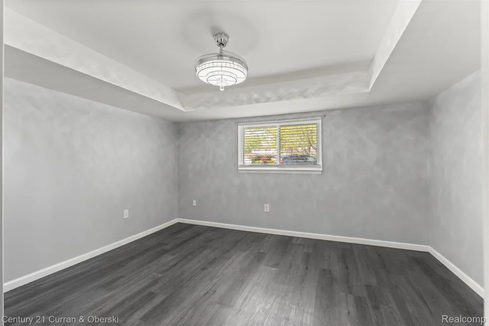 45561 Edgewood Court Canton Charter Township, MI 48187