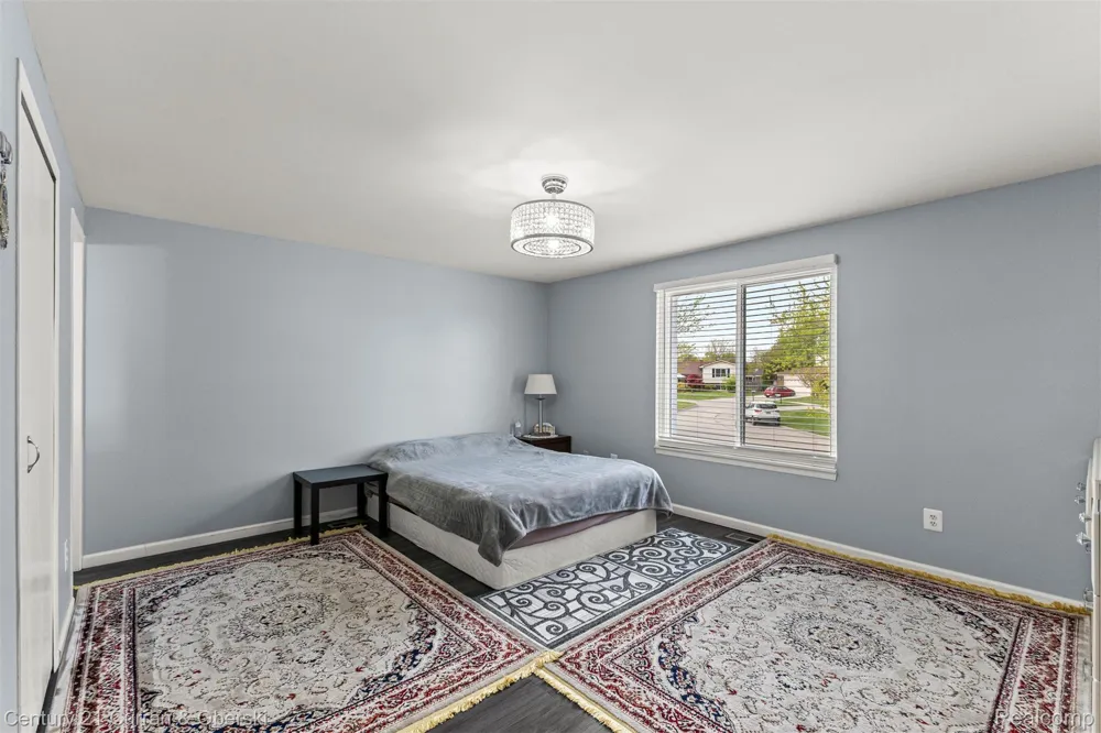 45561 Edgewood Court Canton Charter Township, MI 48187