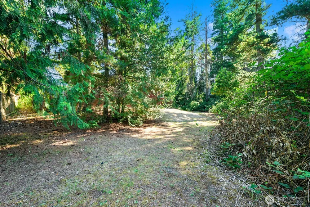 17552 12th Avenue NE Shoreline, WA 98155