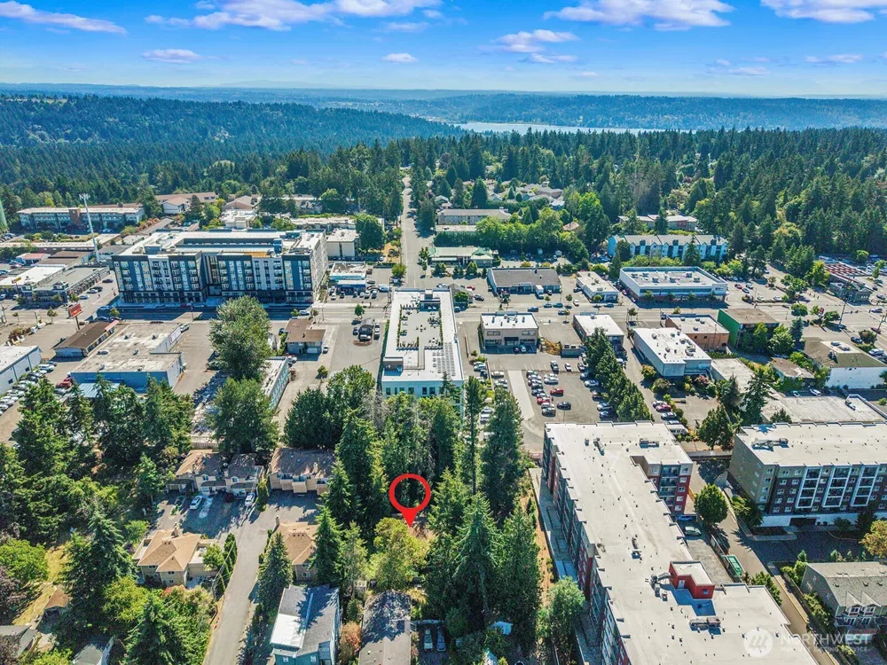 17552 12th Avenue NE Shoreline, WA 98155